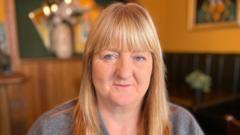 “Чому я обіймаю вбивцю мого сина на сцені” “Чому-я-обіймаю-вбивцю-мого-сина-на-сцені”