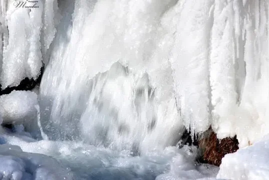 На Тернопільщині замерз найвищий рівнинний водоспад України На Тернопільщині замерз найвищий рівнинний водоспад України