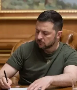 president_zelensky_awards_300.webp Зеленський призначив нового заступника голови СБУ та змінив очільників областей