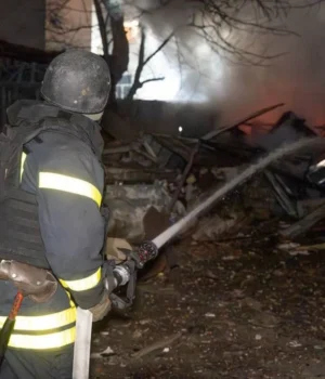 росія-атакувала-Одесу-вночі-13-січня:-5-постраждалих,-пожежі-та-руйнування