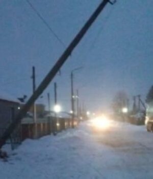 Невідомі-пошкодили-опору:-частина-міста-на-Волині-опинилася-без-інтернету