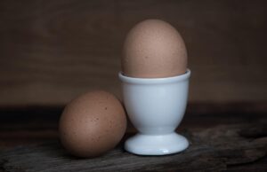 Чи можна тримати яйця на дверцятах холодильника: поширені помилки у зберіганні яєць Чи-можна-тримати-яйця-на-дверцятах-холодильника:-поширені-помилки-у-зберіганні-яєць