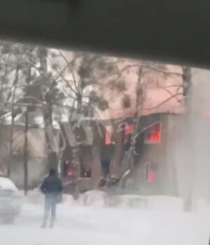 Ймовірно,-вибухнув-котел:-на-Волині-горить-багатоквартирний-будинок