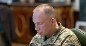 рф випустила по Україні понад 13,3 тис. ракет і 142,3 тис. дронів: Сирський вказав колезі... рф-випустила-по-Україні-понад-13,3-тис-ракет-і-142,3-тис-дронів:-Сирський-вказав-колезі.