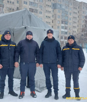 Зігрітися,-підзарядитися,-поспілкуватися:-як-у-Луцьку-на-ЛПЗ-працює-пункт-незламності