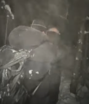 Хотіли-втекти-за-кордон,-та-ледь-не-замерзли-у-лісі:-поліцейські-врятували-лучанина-та-його.