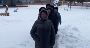 Зняли з першого дубля: відео вихователів дитсадка з Волині набрало 3,5 млн переглядів у TikTok Зняли-з-першого-дубля:-відео-вихователів-дитсадка-з-Волині-набрало-3,5-млн-переглядів-у-tiktok