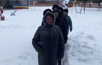 Зняли з першого дубля: відео вихователів дитсадка з Волині набрало 3,5 млн переглядів у TikTok Зняли-з-першого-дубля:-відео-вихователів-дитсадка-з-Волині-набрало-3,5-млн-переглядів-у-tiktok