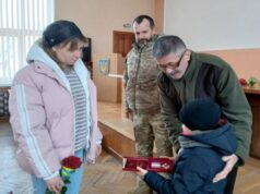 На Волині рідним загиблих воїнів вручили нагороди Героїв. ФОТО На-Волині-рідним-загиблих-воїнів-вручили-нагороди-Героїв.-ФОТО