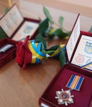 У-Турійську-рідним-двох-Героїв-вручили-їхні-ордени У-Турійську-рідним-двох-Героїв-вручили-їхні-ордени