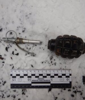 На-Волині-вночі-зупинили-водія-з-гранатою-та-наркотиками