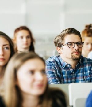 Відстрочка-для-студентів-25-років-скасовується-чи-ні:-що-вирішили-в-Раді