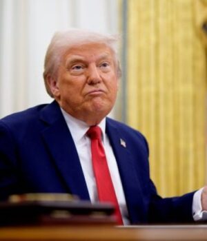 Трамп-заявив,-нібито-це-Україна,-а-не-путін-затягує-мирні-переговори