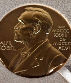 Трамп-підтвердив,-що-опозиціонерка-з-Венесуели-передала-йому-Нобелівську-премію-миру