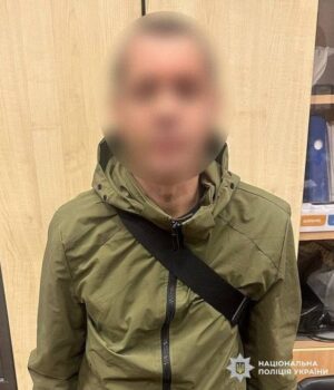 Ревнощі-ледь-не призвели-до трагедії:-у Києві-судитимуть-чоловіка-за напад-з ножем