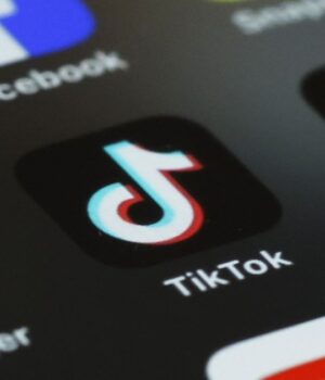 tiktok-незабаром-почне-перевіряти-вік-користувачів-у-Європі