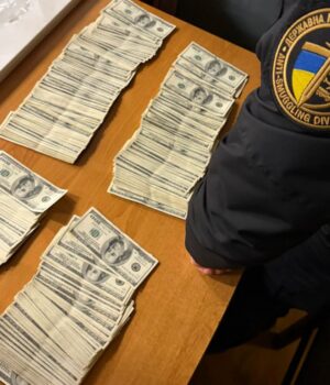 Громадянка-Польщі-незаконно-везла-через-«Устилуг»-1,6-мільйона-гривень