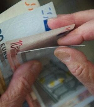 Як-працює-13-та-пенсія-в-Польщі-і-чи-можуть-її-отримати-українці:-пояснення