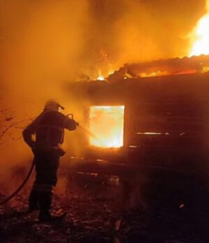 У-волинському-місті-горів-будинок