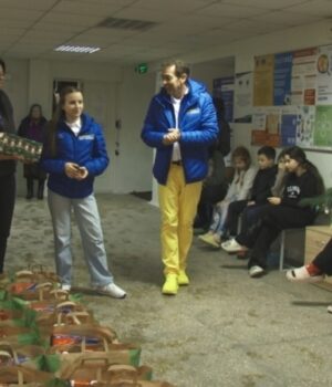 «У-дітей-має-бути-дитинство»:-волонтери-з-Німеччини-збирають-тонни-подарунків-для-переселенців