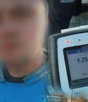 Ніколи-не-отримував-посвідчення-водія:-у-Луцьку-затримали-п’яного-водія-ВАЗ