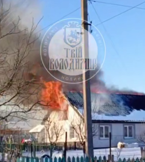 Пошкоджені-покрівля-та-перекриття:-у-Володимирі-горів-житловий-будинок