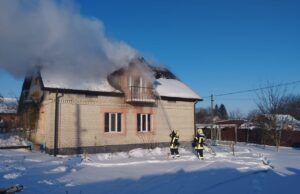 Горіли будинки та господарські споруди: за добу на Волині сталось 10 пожеж Горіли-будинки-та-господарські-споруди:-за-добу-на-Волині-сталось-10-пожеж