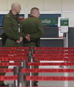 Українця-затримали-в-аеропорту-Варшави:-поляки-були-шоковані-тим,-ким-виявився-чоловік