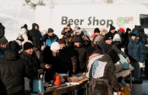 Велика гірка та смачна їжа: як у Лищі за день зібрали майже 900 тисяч для... Велика-гірка-та-смачна-їжа:-як-у-Лищі-за-день-зібрали-майже-900-тисяч-для.