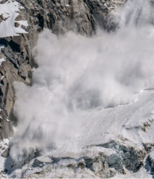 Під-сніговими-лавинами-в-Австрії-загинули-8-лижників