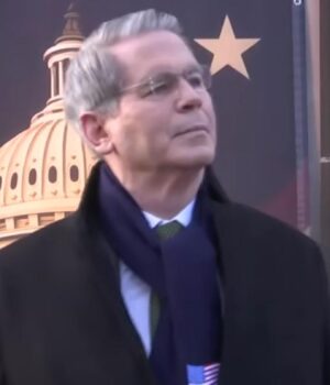 “Стратегічний-актив-для-США”:-Бессент-пояснив,-чому-Трамп-хоче-контроль-над-Гренландією