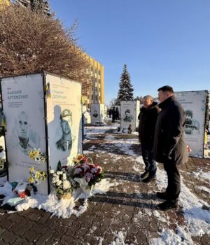 Нововолинці-вшанували-пам’ять-Захисників-Донецького-аеропорту