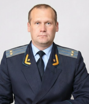 Прокурор-з-Волині-подарував-сину-частку-в-бізнесі-з-виробництва-бруківки