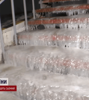 Жахіття-на Печерську-у Києві:-висотку-тиждень-топить-окропом —-відео-з місця-події