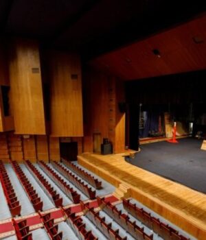 Репертуар-на-лютий:-що-покажуть-у-Волинському-драмтеатрі