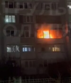 У-Луцьку-з-палаючої-квартири-врятували-жінку.-ВІДЕО