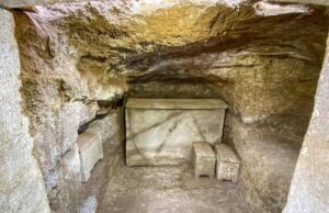 За стінами стародавнього Риму знайшли святилище Геракла і гробниці еліти віком 2400 років За-стінами-стародавнього-Риму-знайшли-святилище-Геракла-і-гробниці-еліти-віком-2400-років