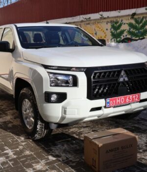 Луцька-громада-передала-воїнам-позашляховик.-ФОТО