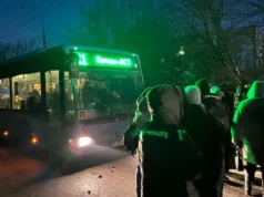 У Хмельницькому мешканці перекрили рух через тривалі відключення світла У Хмельницькому мешканці перекрили рух через тривалі відключення світла