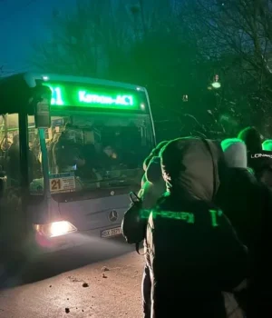 766756964e335753_1.webp У Хмельницькому мешканці перекрили рух через тривалі відключення світла