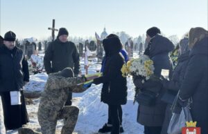 У Затурцівській громаді попрощалися з Героєм Володимиром Кухаруком У-Затурцівській-громаді-попрощалися-з-Героєм-Володимиром-Кухаруком