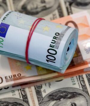 В-Україні-дешевшають-долар-та-євро