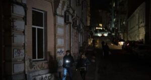 Графіки не діють: в Україні знову запроваджують аварійні відключення світла Графіки-не-діють:-в-Україні-знову-запроваджують-аварійні-відключення-світла