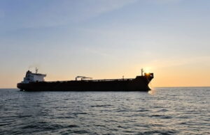 Франція перехопила російський танкер у Середземному морі Франція-перехопила-російський-танкер-у-Середземному-морі