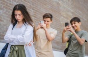 На Волині покарали матір ліцеїста, який цькував іншу ученицю На-Волині-покарали-матір-ліцеїста,-який-цькував-іншу-ученицю