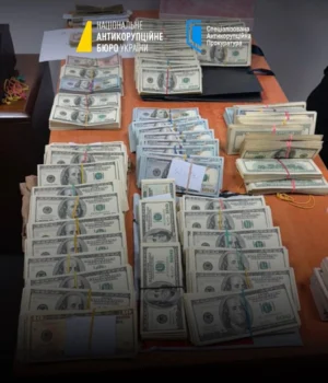 Детективи-НАБУ-провели-обшуки-на-митному-пості-"Луцьк"-Волинської-митниці:-що-відомо