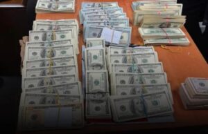 НАБУ під час обшуків на митному посту «Луцьк» вилучило сотні тисяч доларів США НАБУ-під-час-обшуків-на-митному-посту-«Луцьк»-вилучило-сотні-тисяч-доларів-США