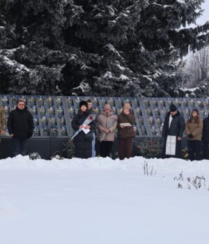 У-Любешеві-рідним-полеглих-воїнів-вручили-їхні-відзнаки