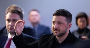 “Закінчимо цю війну”: Зеленський розкрив плани на тристоронню зустріч з РФ і США “Закінчимо-цю-війну”:-Зеленський-розкрив-плани-на-тристоронню-зустріч-з-РФ-і-США