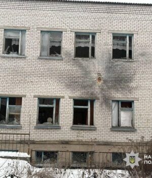 Вибухи-на Чернігівщині:-росіяни-вгатили-по школі